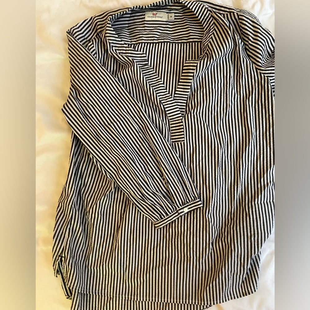 VV Black and White seersucker blouse